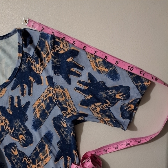 Lularoe Perfect T giraffe print XS - Picture 3 of 8